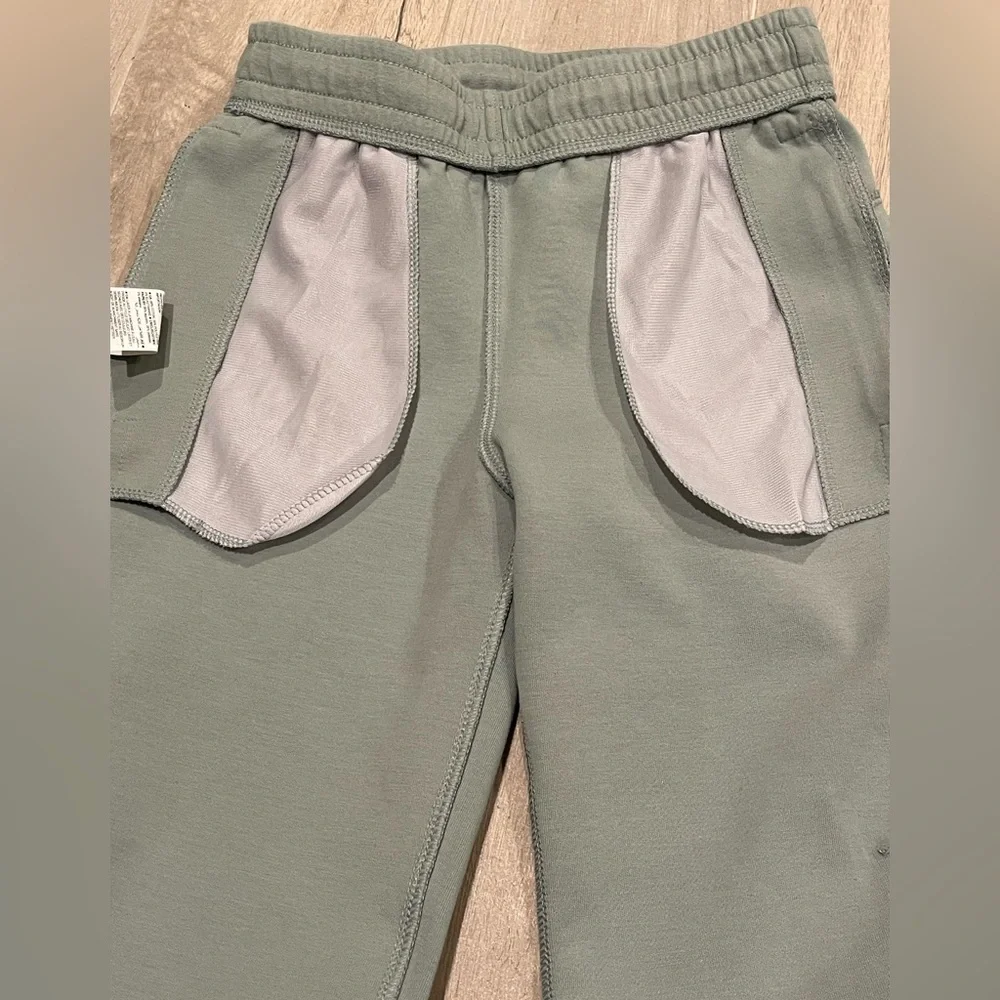 Old Navy Active Kids Boys  Sage Green Joggers Size M